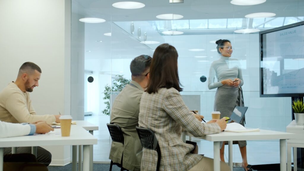 Sessão de coaching comercial em grupo